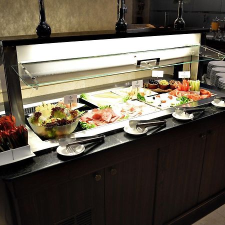 Premier Palace Spa Hotel Bucharest Exterior photo A salad bar