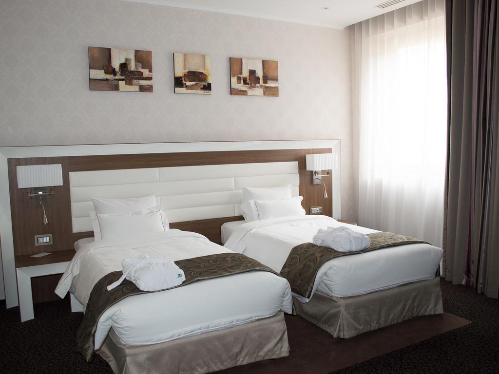 Premier Palace Spa Hotel Bucharest Exterior photo A room at the hotel