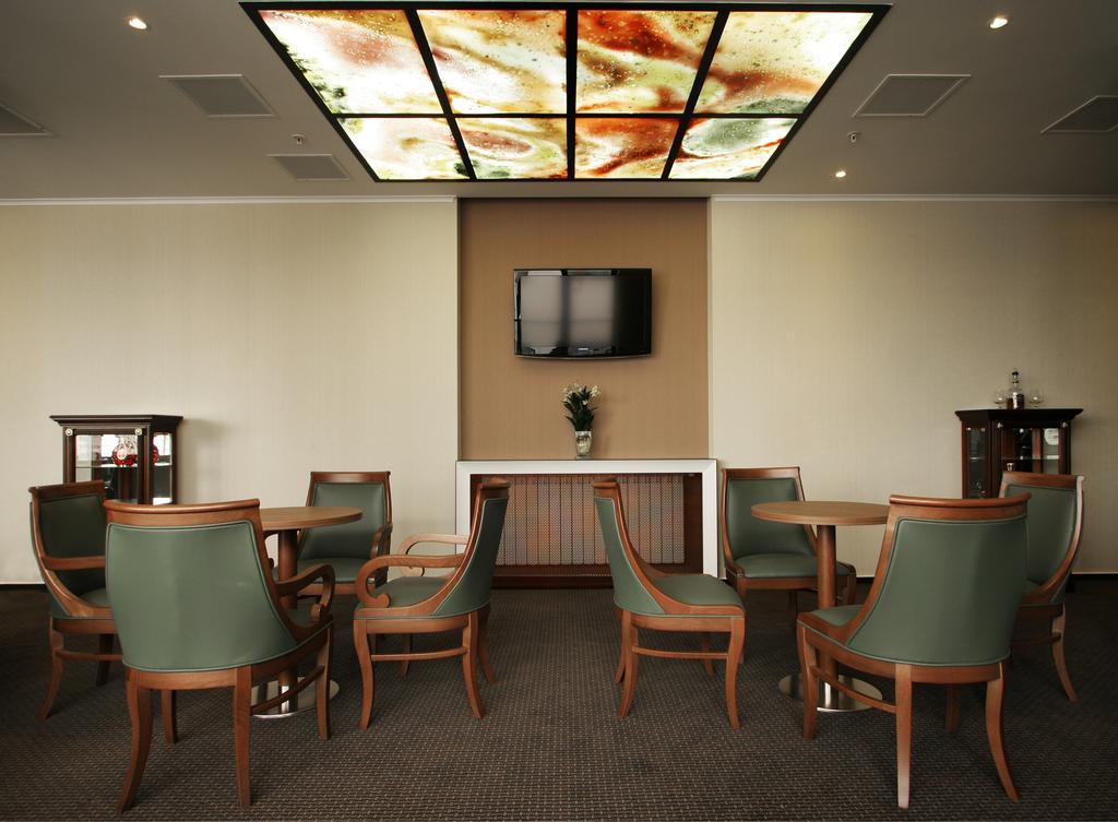 Premier Palace Spa Hotel Bucharest Exterior photo A 3D rendering of a room with a translucent ceiling