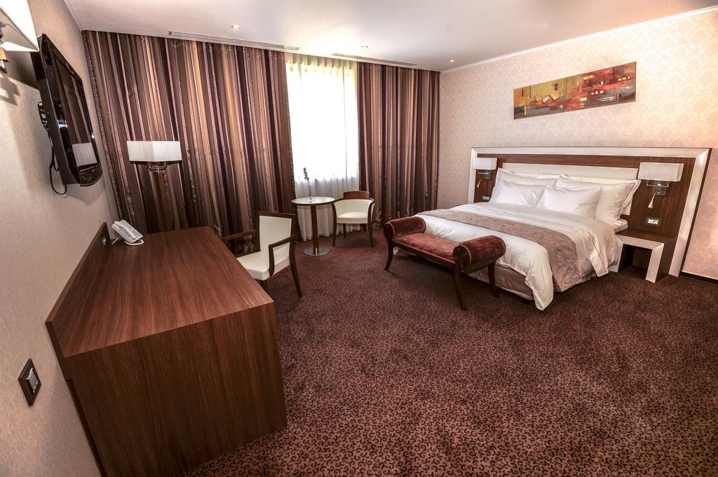 Premier Palace Spa Hotel Bucharest Exterior photo A room at the hotel