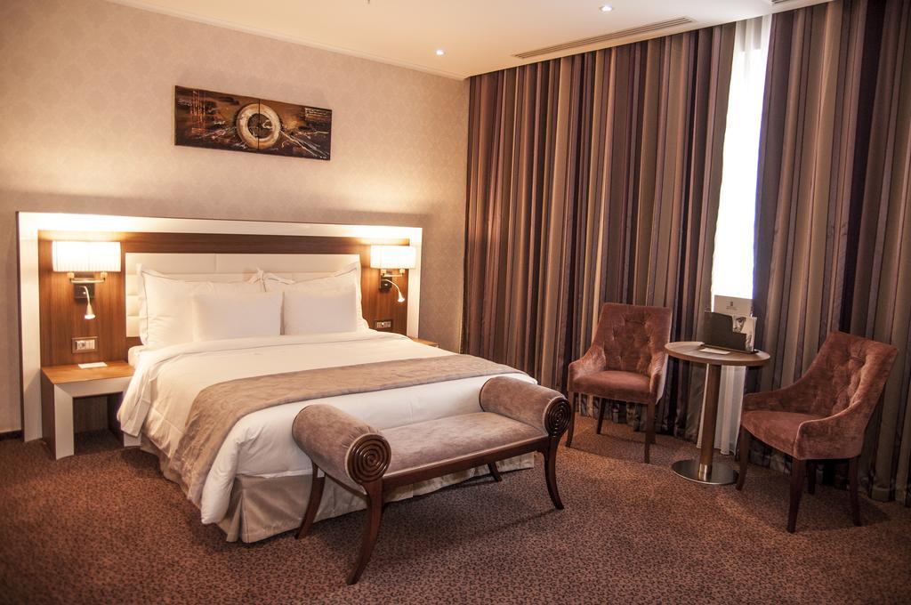 Premier Palace Spa Hotel Bucharest Exterior photo A room at the hotel