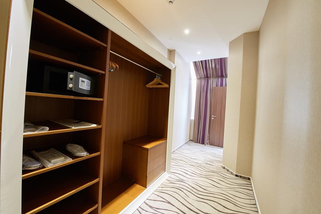 Premier Palace Spa Hotel Bucharest Exterior photo A room at the hotel