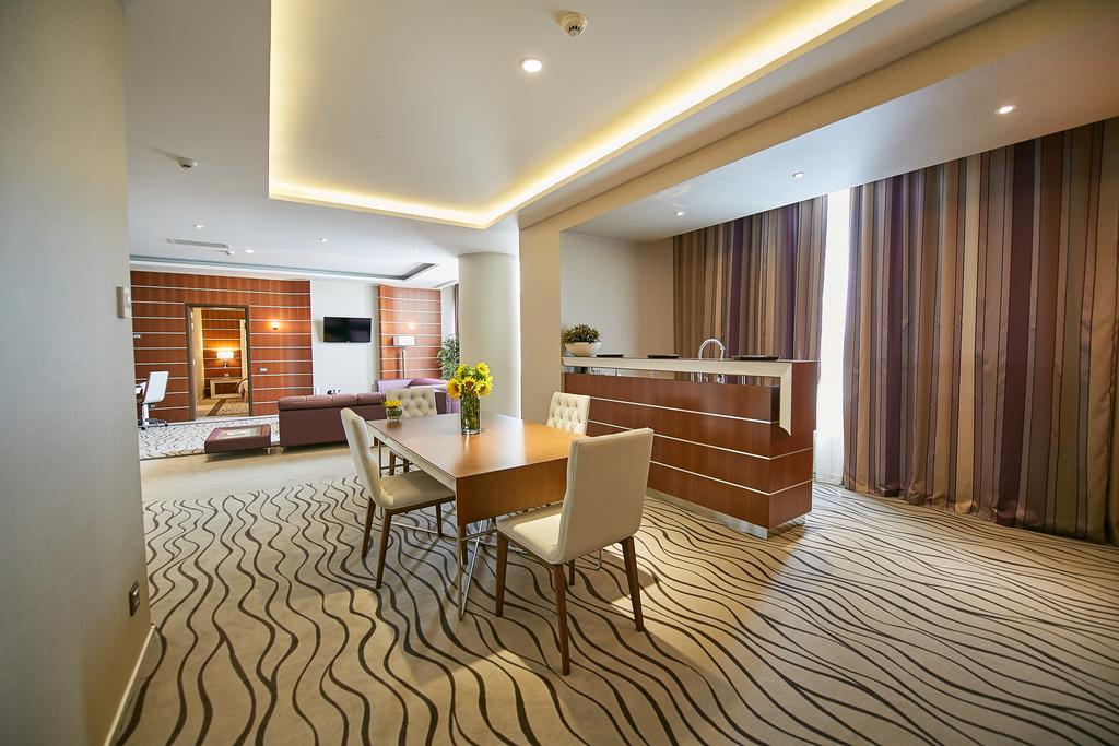 Premier Palace Spa Hotel Bucharest Exterior photo A suite at the hotel